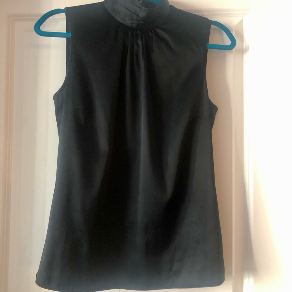 Chic Mock Neck Sleeveless Top